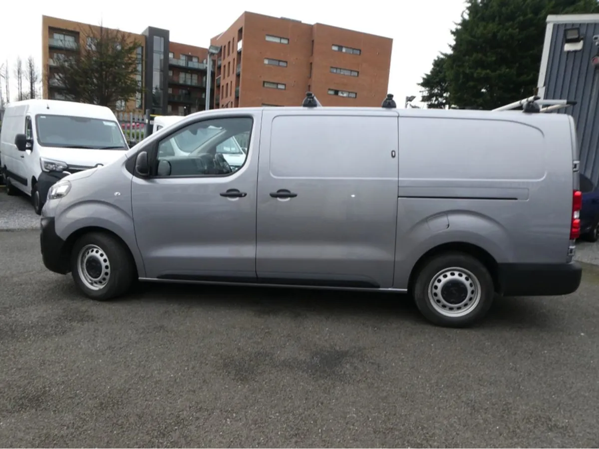 Opel Vivaro Komfort 6SP Tax DOE 11/25 Plus VAT - Image 3