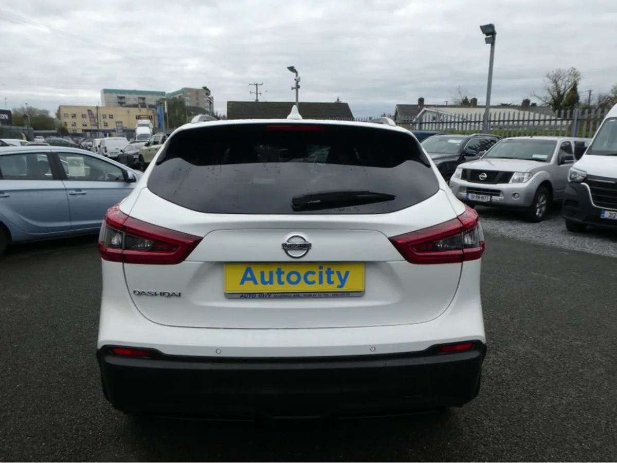Nissan QASHQAI DSL 4DR Automatic - Image 3