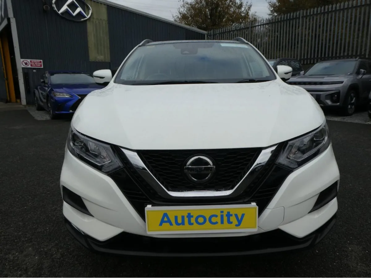 Nissan QASHQAI DSL 4DR Automatic - Image 4