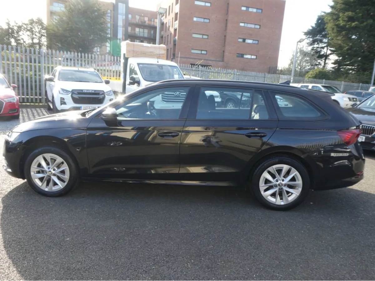 Skoda Octavia 2.0 Tdi Estate Ambition - Image 4