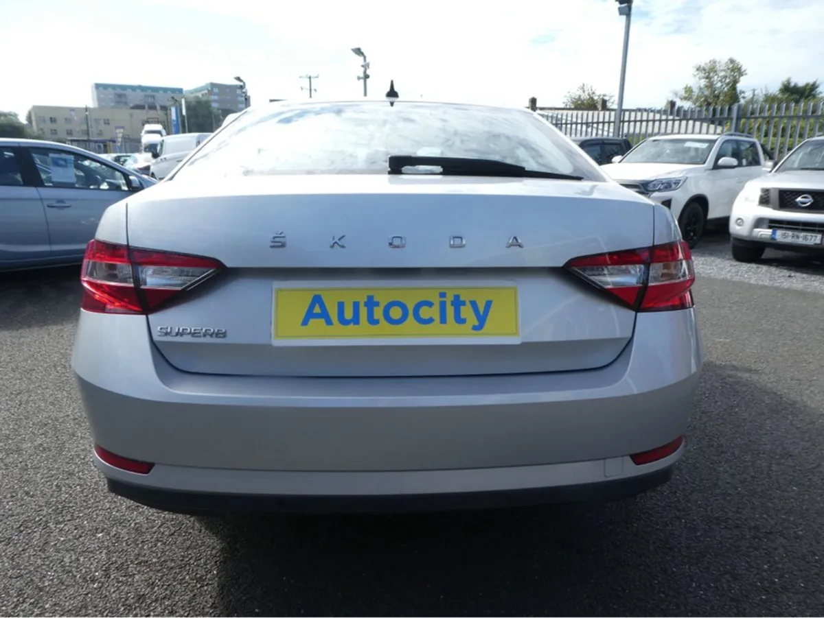 Skoda Superb Ambition DSG - Image 4