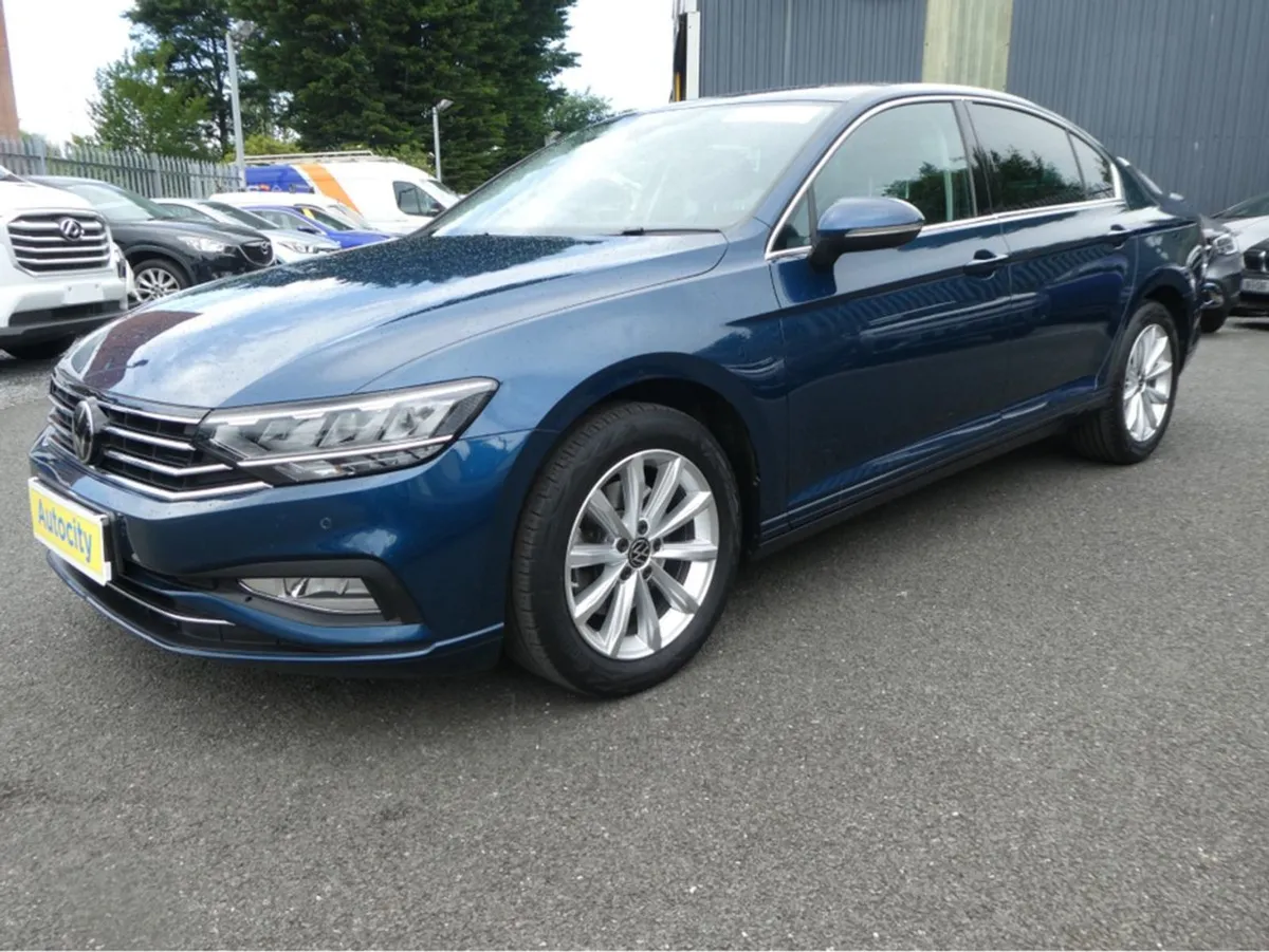 Volkswagen Passat Business FWD - Image 3