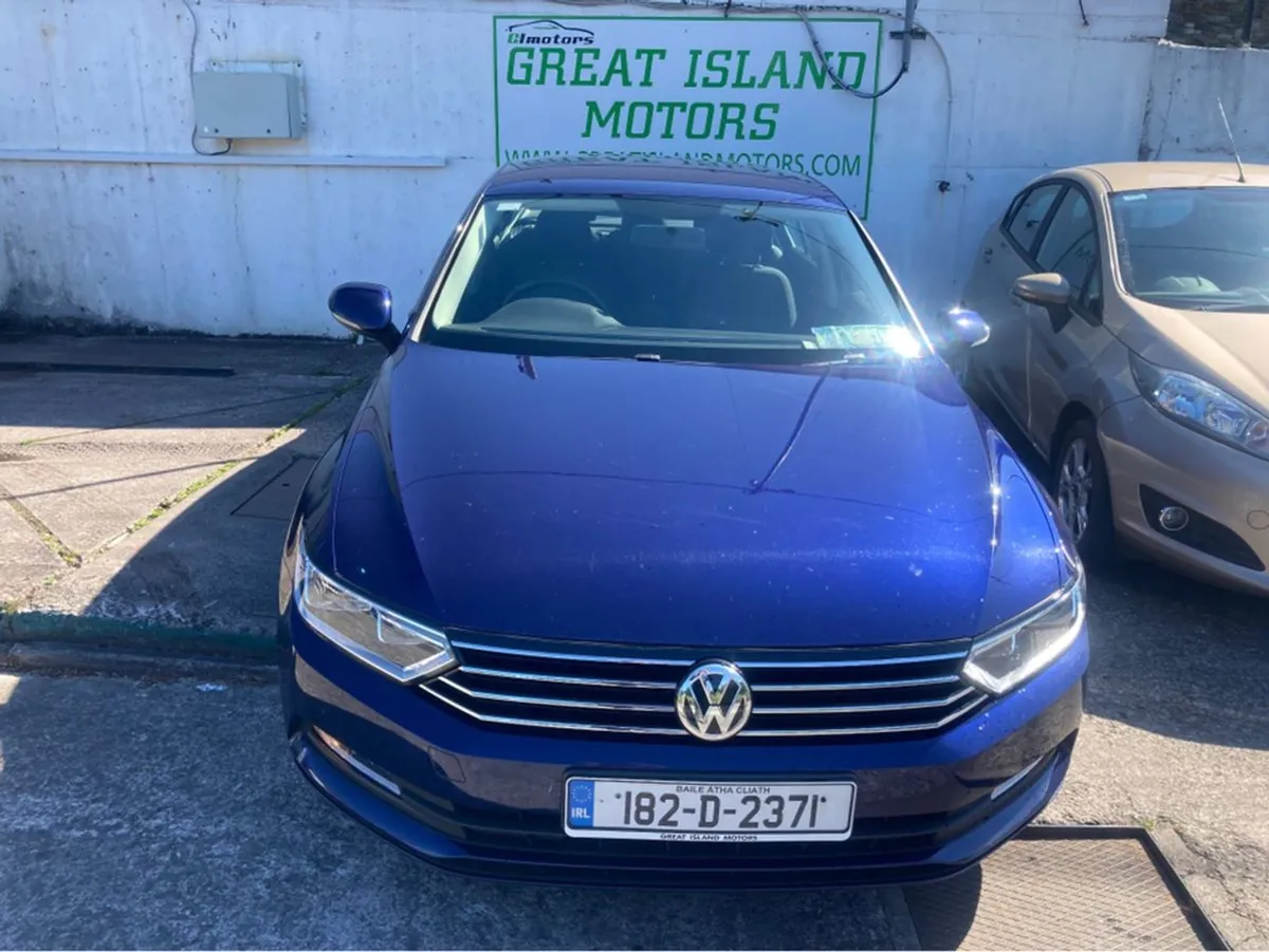 Volkswagen Passat Trendline 1.6 TDI Manual 6speed - Image 3