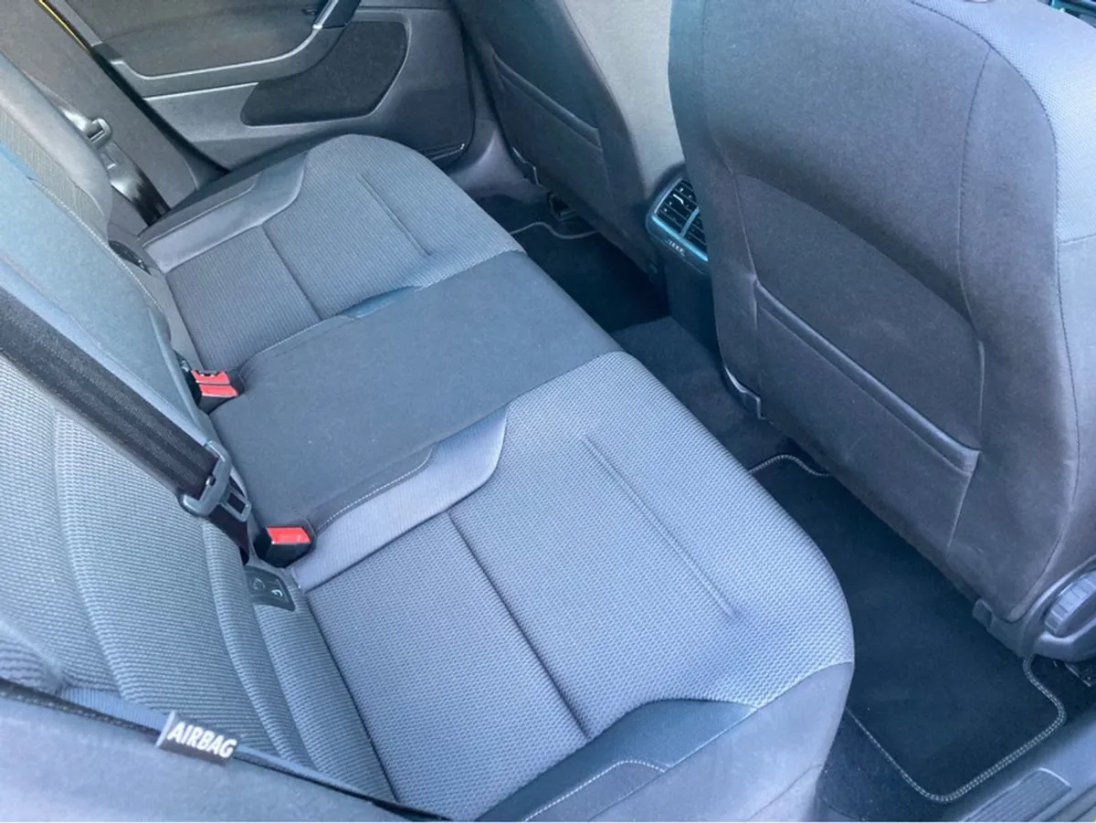 Volkswagen Golf 1.2i Petrol Automatic Comfortline - Image 4