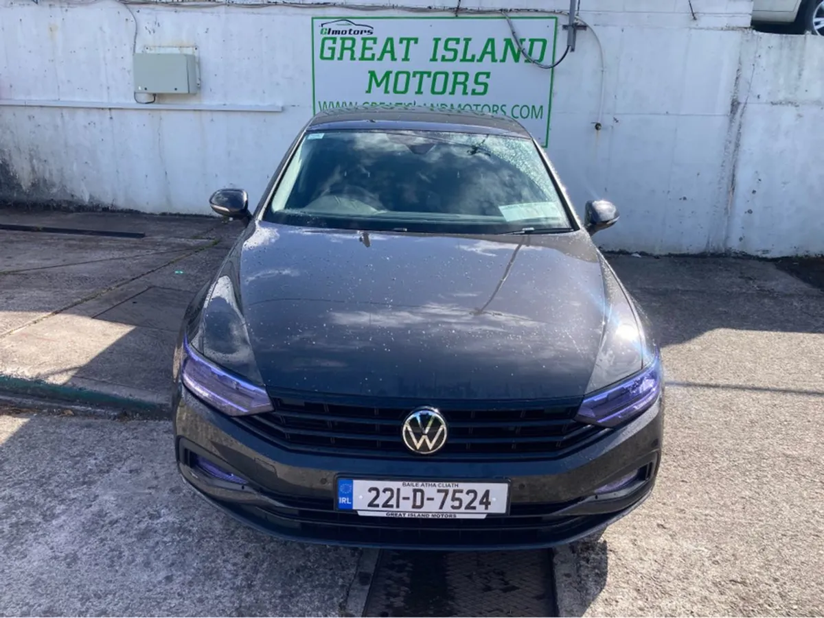 Volkswagen Passat Business 2.0 TDI Manual 6speed - Image 4