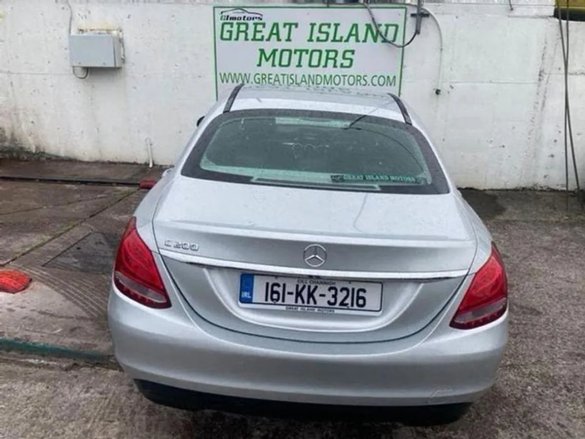 Mercedes-Benz C-Class 2.0 Exclusive Saloon Petrol - Image 3