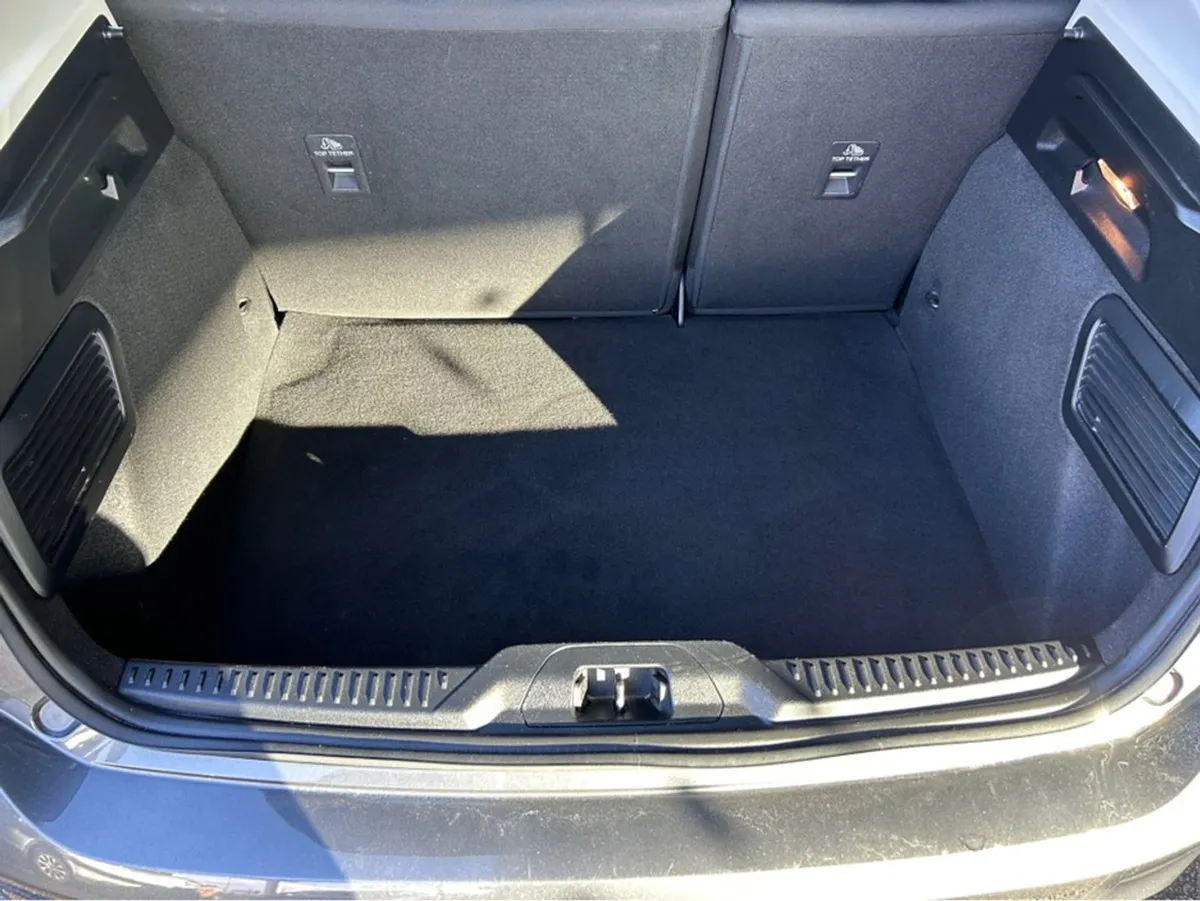 Ford Focus Titanium Edition 5DR 1.0t125 Mhev - Image 2