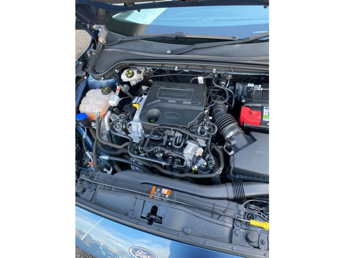 Ford Focus 1.0t 125 5DR - Image 2