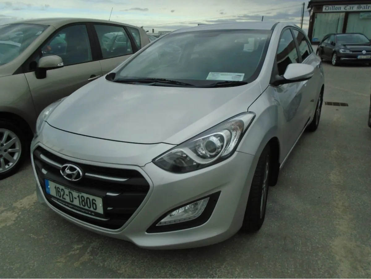Hyundai i30 1.6 Deluxe 5DR - Image 4
