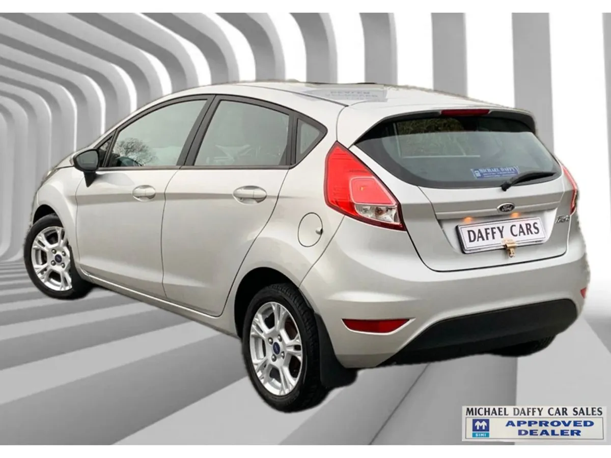 Ford Fiesta Zetec 1.0 65ps M5 4DR MCA - Image 3