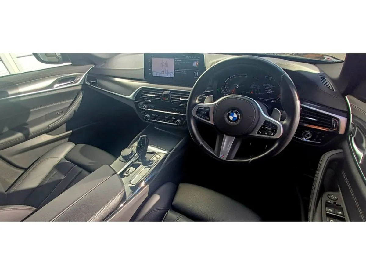 BMW 5 Series 520D M Sport  carbon Schwarz - Image 4