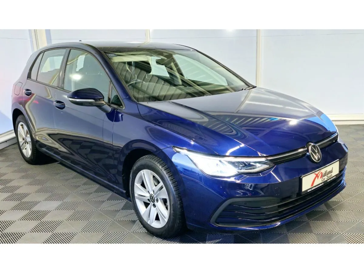 Volkswagen Golf 1.0 TSI 110HP Life Mhev - Image 3