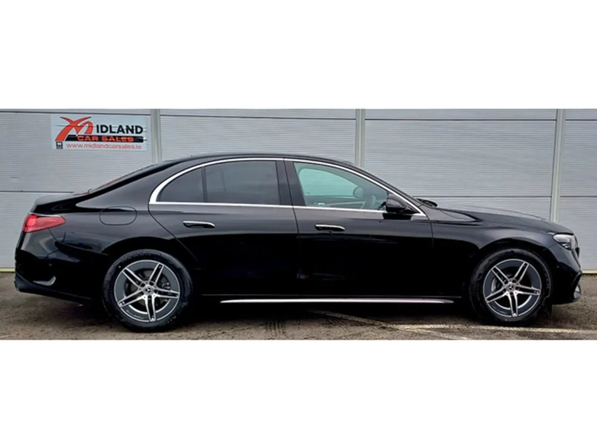 Mercedes-Benz E-Class E220d AMG  beige Macchiato - Image 2