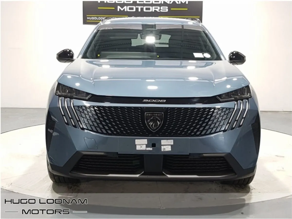Peugeot 5008 Allure Electric 210bhp (73kwh) - Image 2