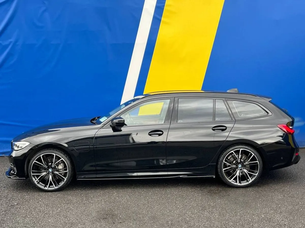 BMW 3 Series 330e Sport PRO Competition Pack Tour - Image 3