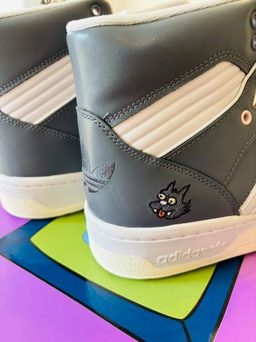 Adidas x The Simpsons Rivalry High "Scratchy" High Tops - Image 3