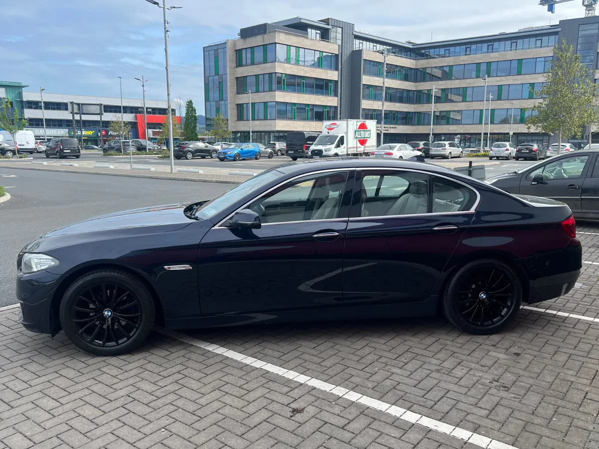 BMW 5-Series 520D Luxury 2015 - Image 3