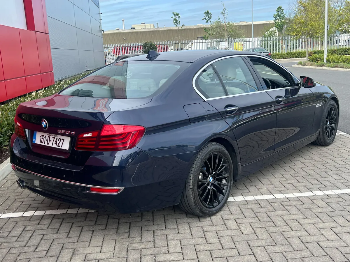 BMW 5-Series 520D Luxury 2015 - Image 2