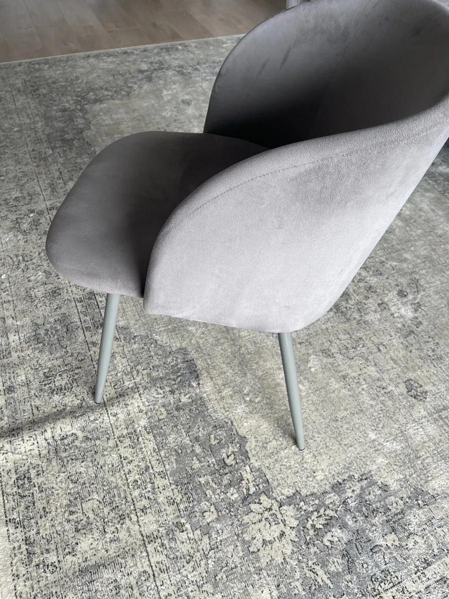 Dining chairs - Image 1