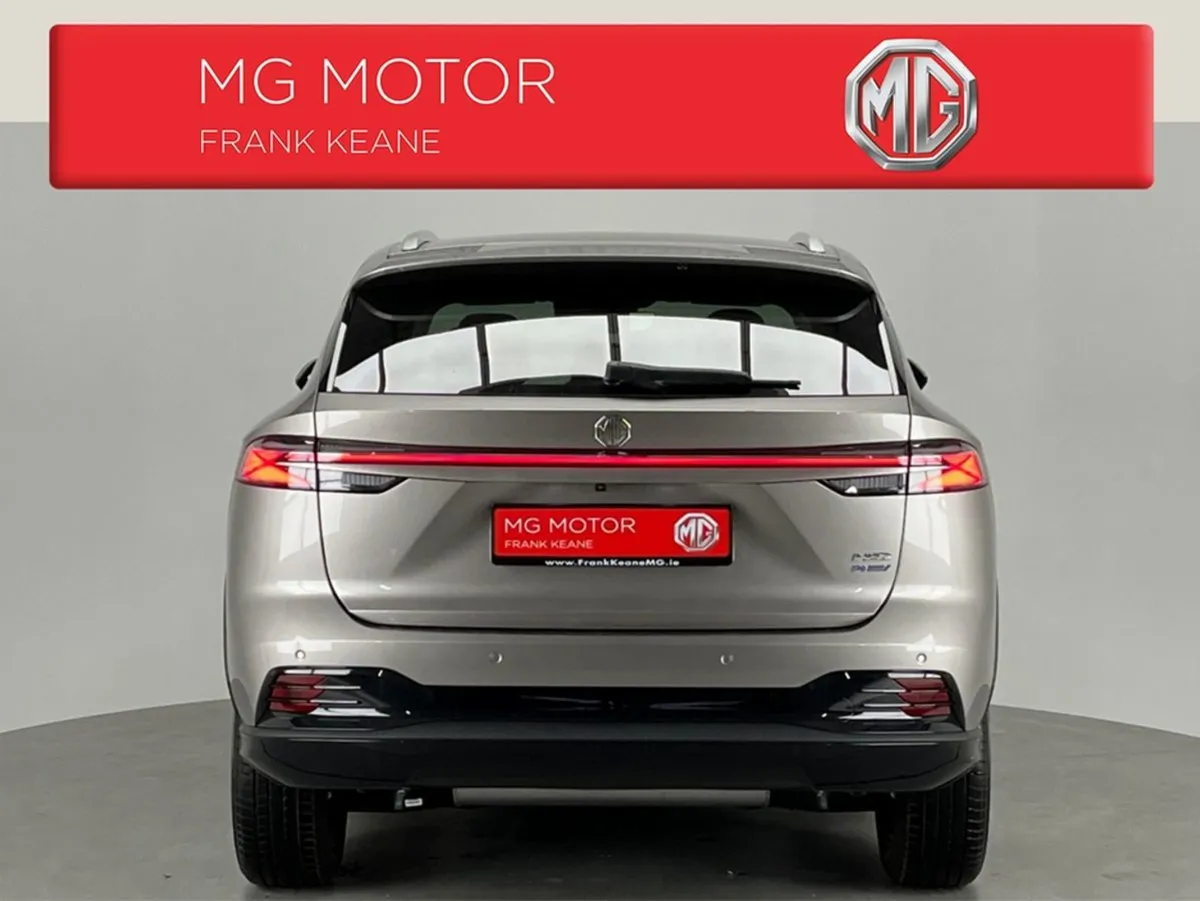 MG HS Exclusive 1.5 Petrol Plug IN Hybrid 24.7 kW - Image 4