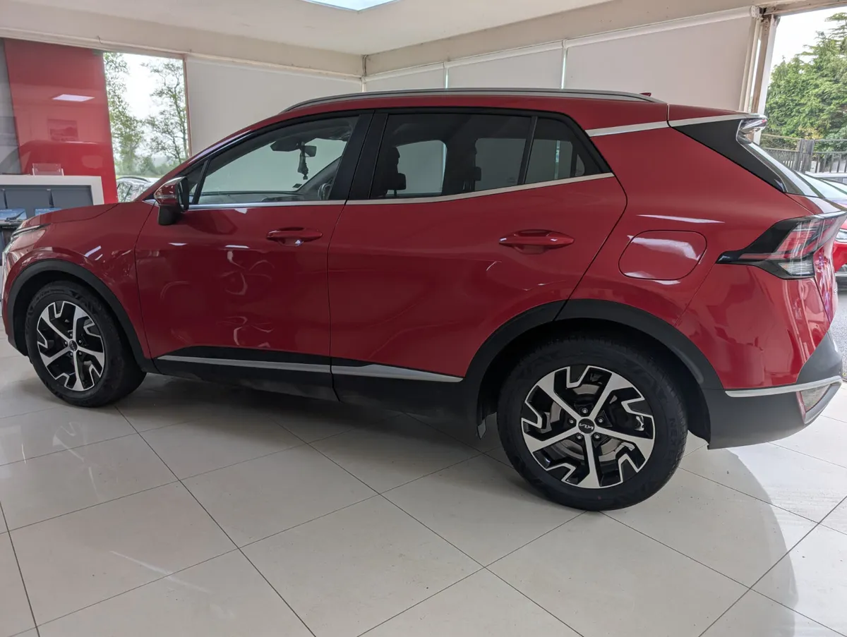 2022 Kia Sportage K3 1.6d in Infra-Red Metallic - Image 2