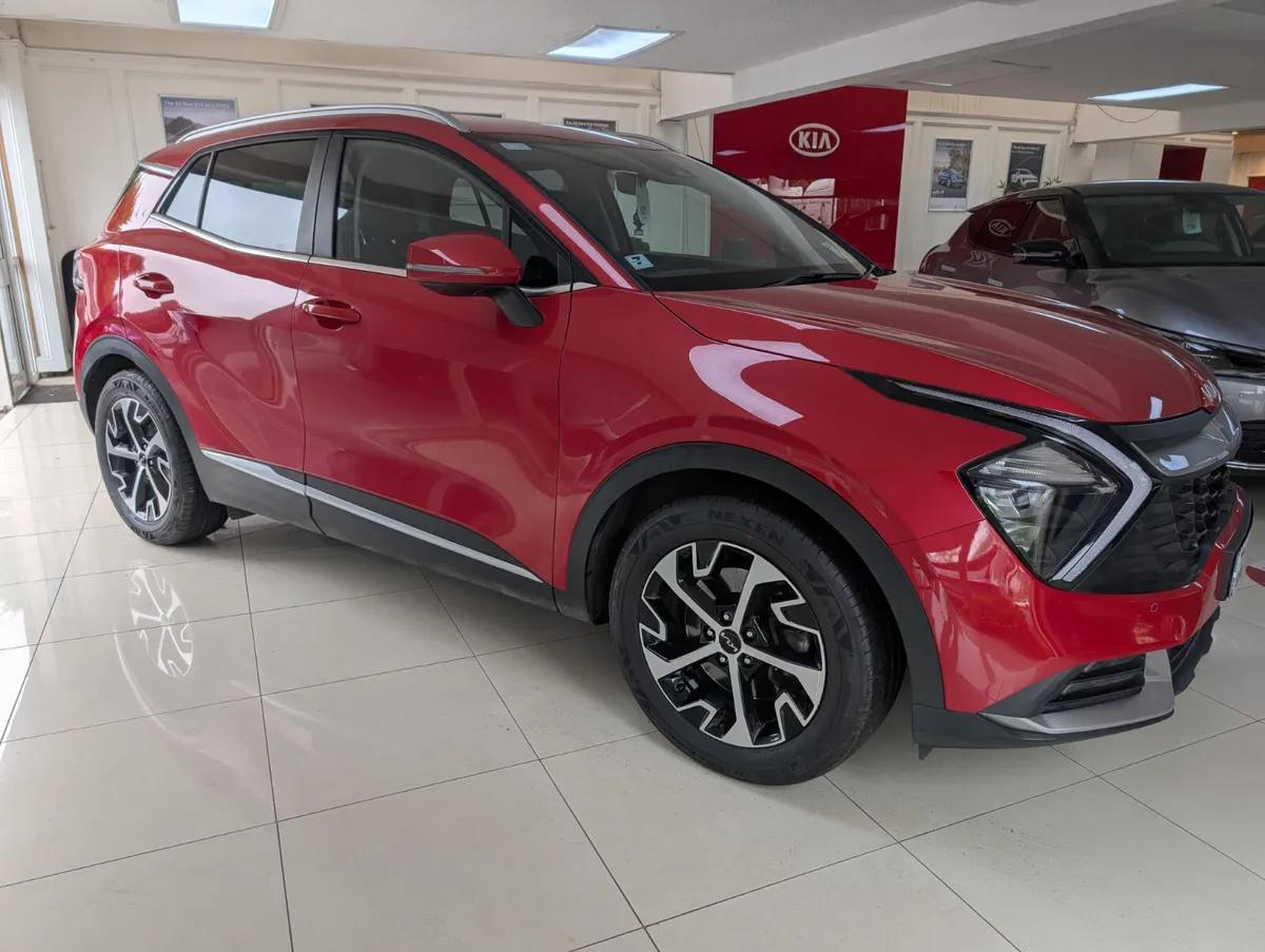 2022 Kia Sportage K3 1.6d in Infra-Red Metallic - Image 4