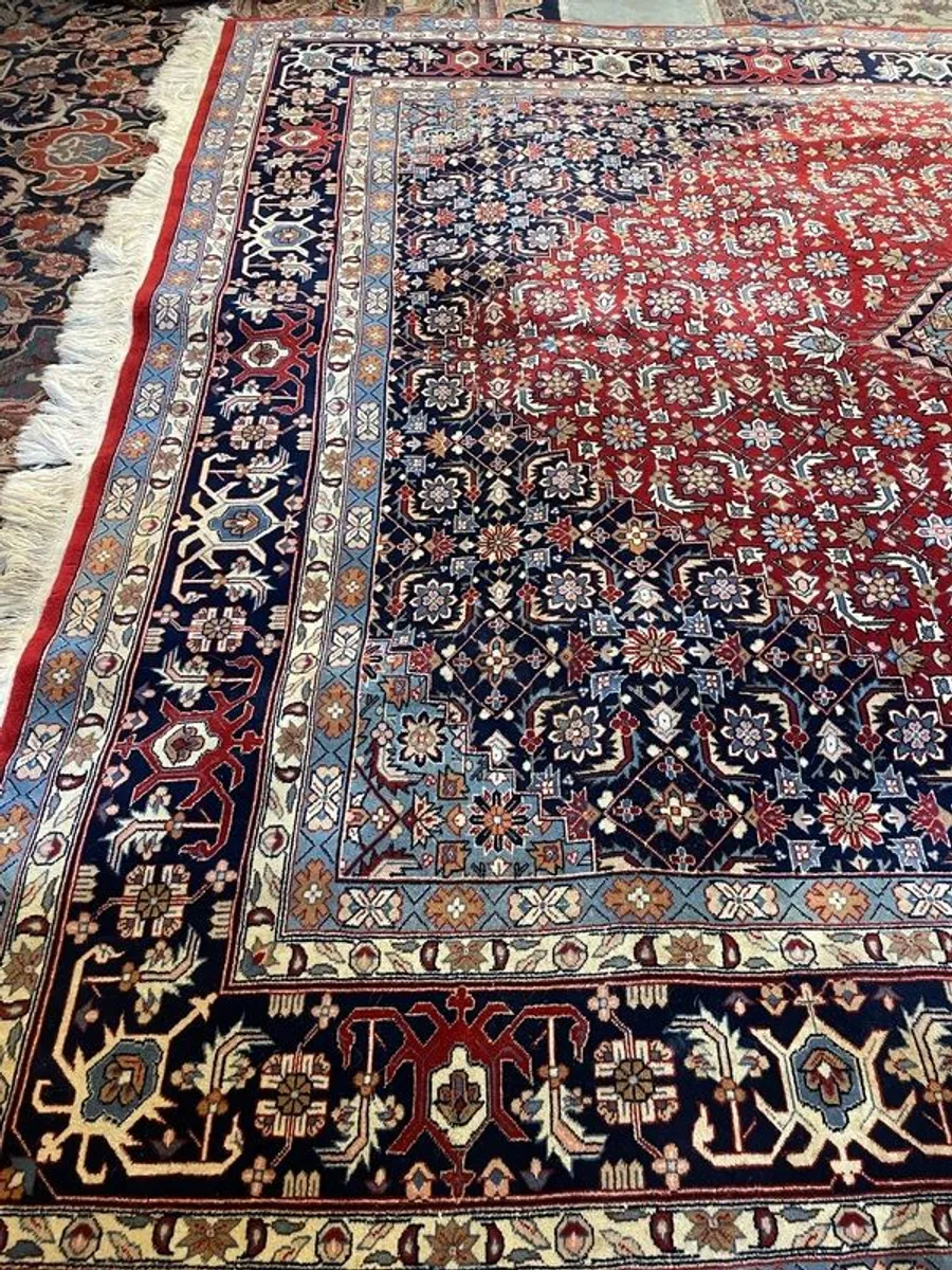 Very Good Large Hand- Knotted Bidjar Rug - Image 3