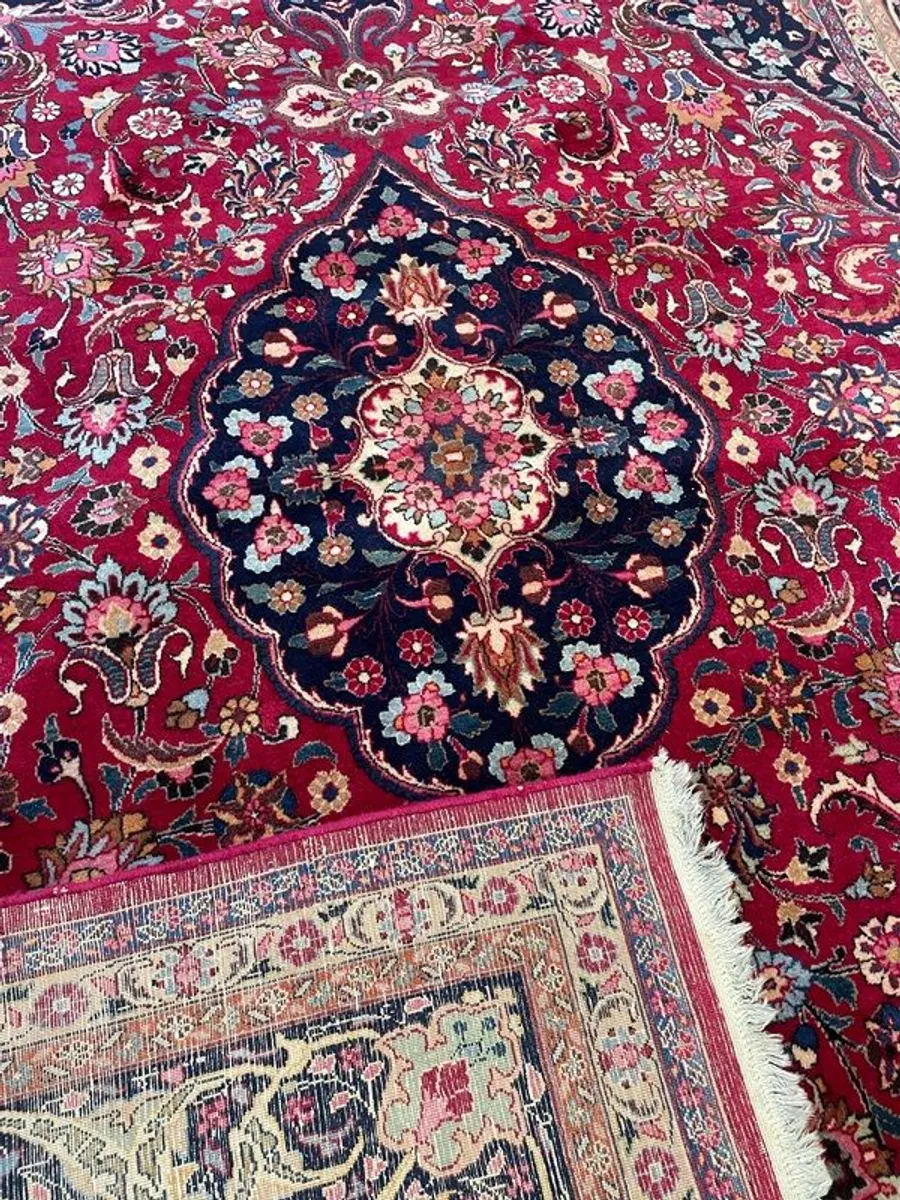 Vintage Keshan Hand-Knotted Rug. - Image 2