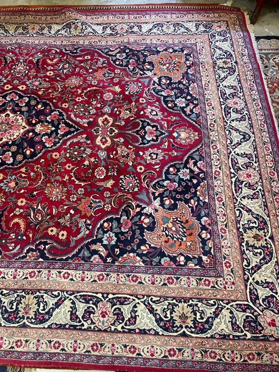Vintage Keshan Hand-Knotted Rug. - Image 3