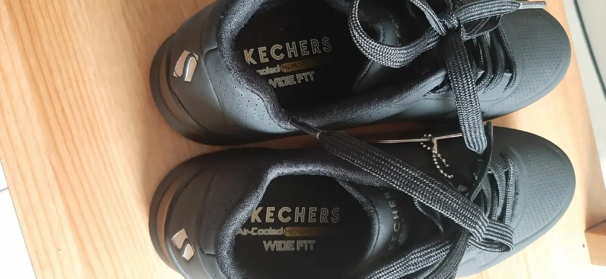 Skechers UNO Black Trainers NEW Size 4.5 Wide Fit - Image 3