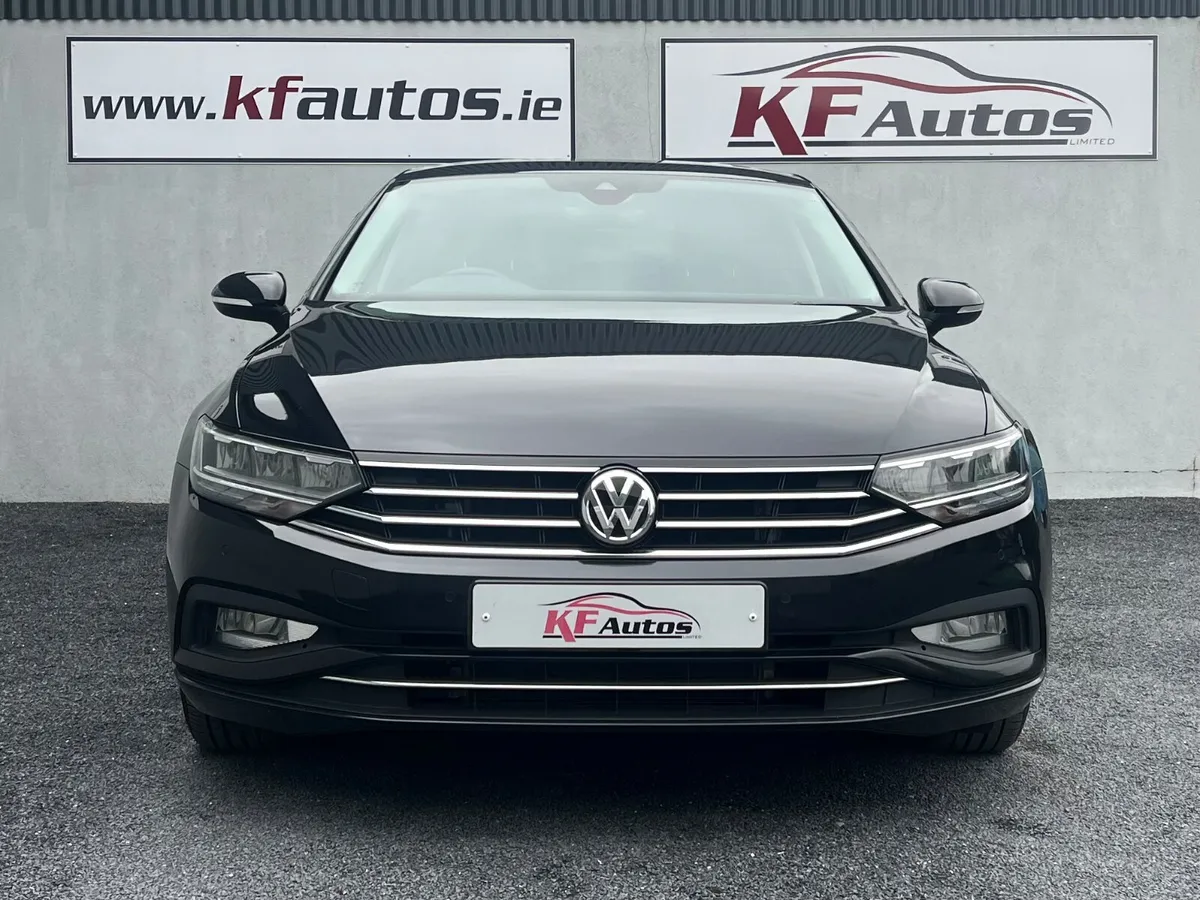 Volkswagen Passat SE Nav (Business) 2.0TDI 150bhp - Image 2