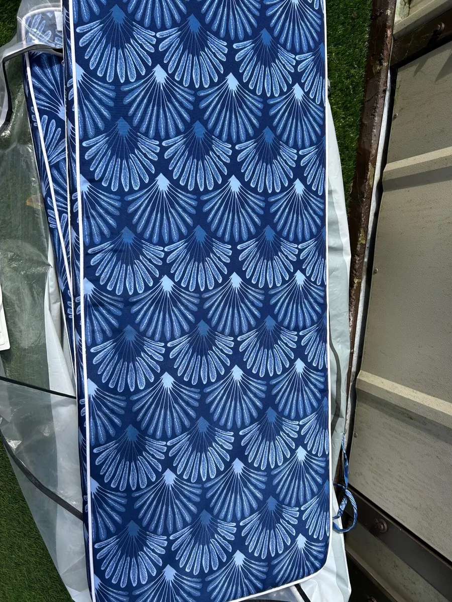 Garden cushions x4 - Image 4