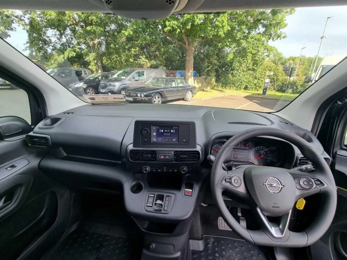 Opel Combo Electric Sportive 100kw L1h1 - Image 2