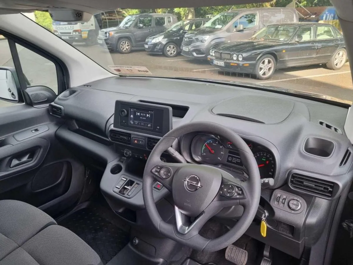 Opel Combo Electric Sportive 100kw L1h1 - Image 3