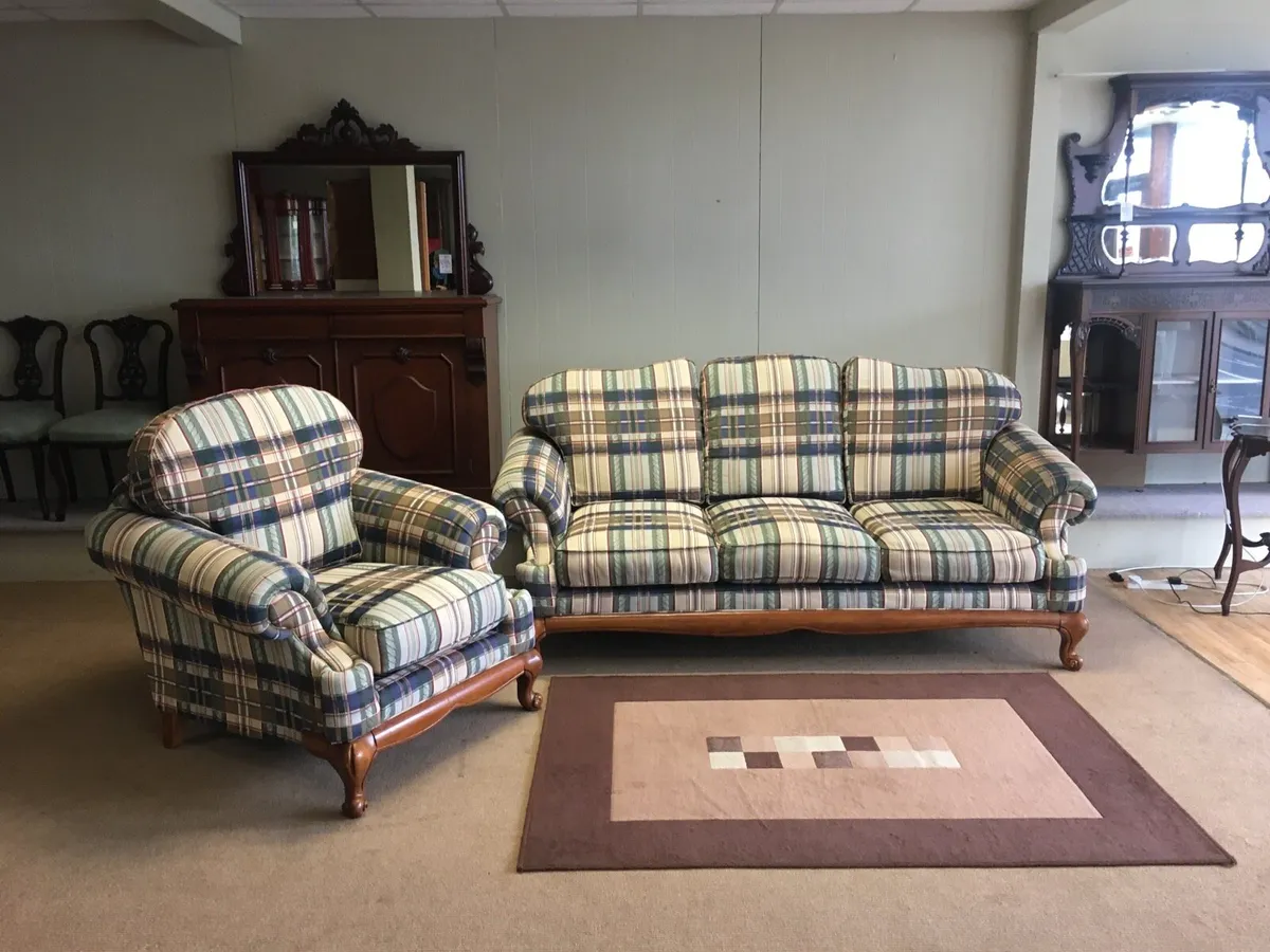 3 + 1 Sofas - Image 1