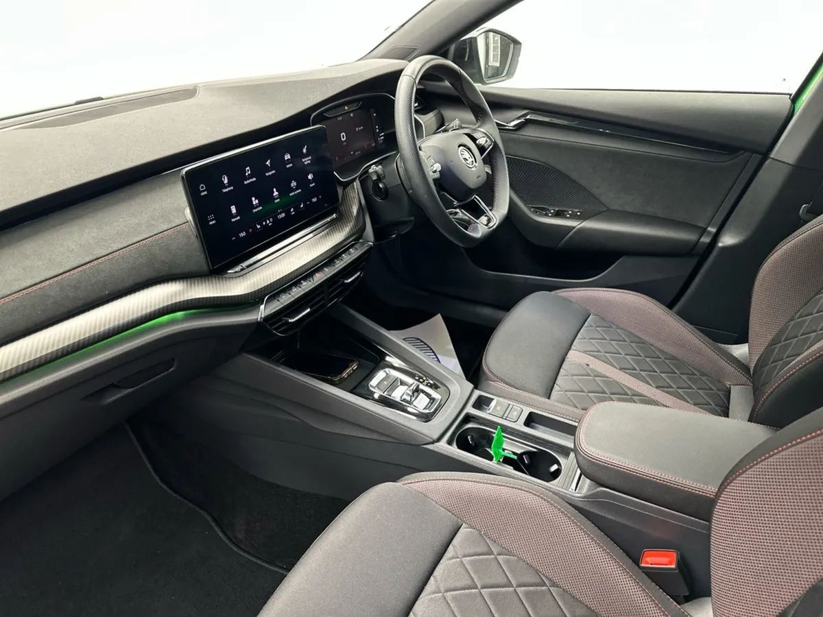 Skoda Octavia RS 2.0tdi 200HP DSG  green Metallic - Image 4