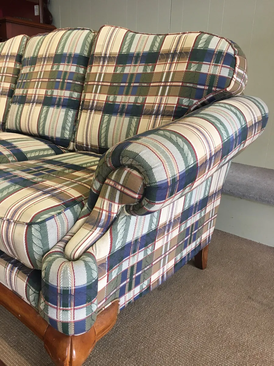 3 + 1 Sofas - Image 4
