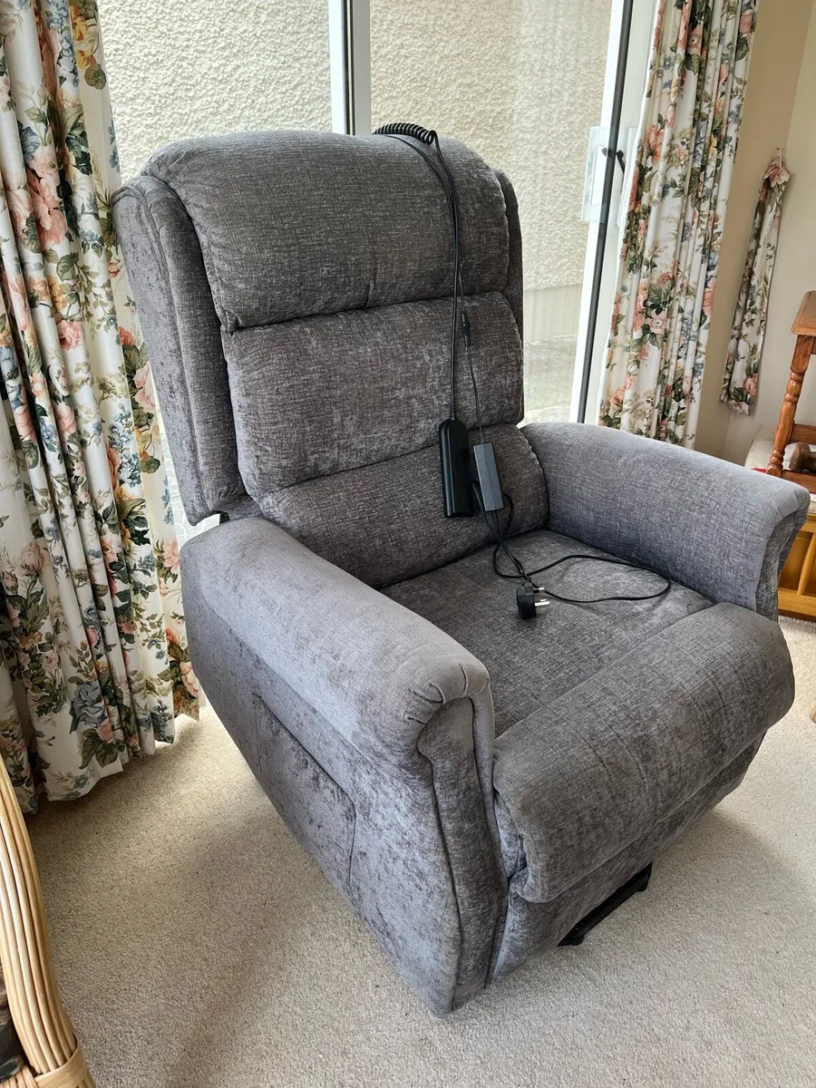 Reclining arm chair - Image 1