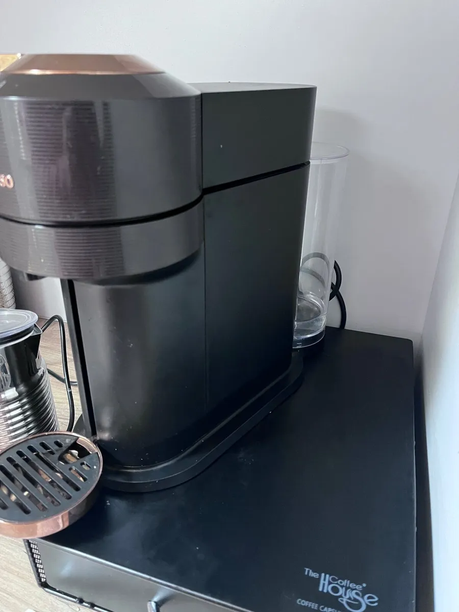 Coffee machine and accessories - Image 2