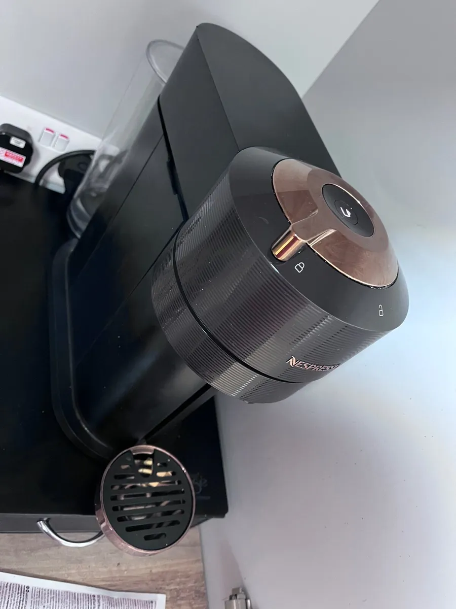 Coffee machine and accessories - Image 4