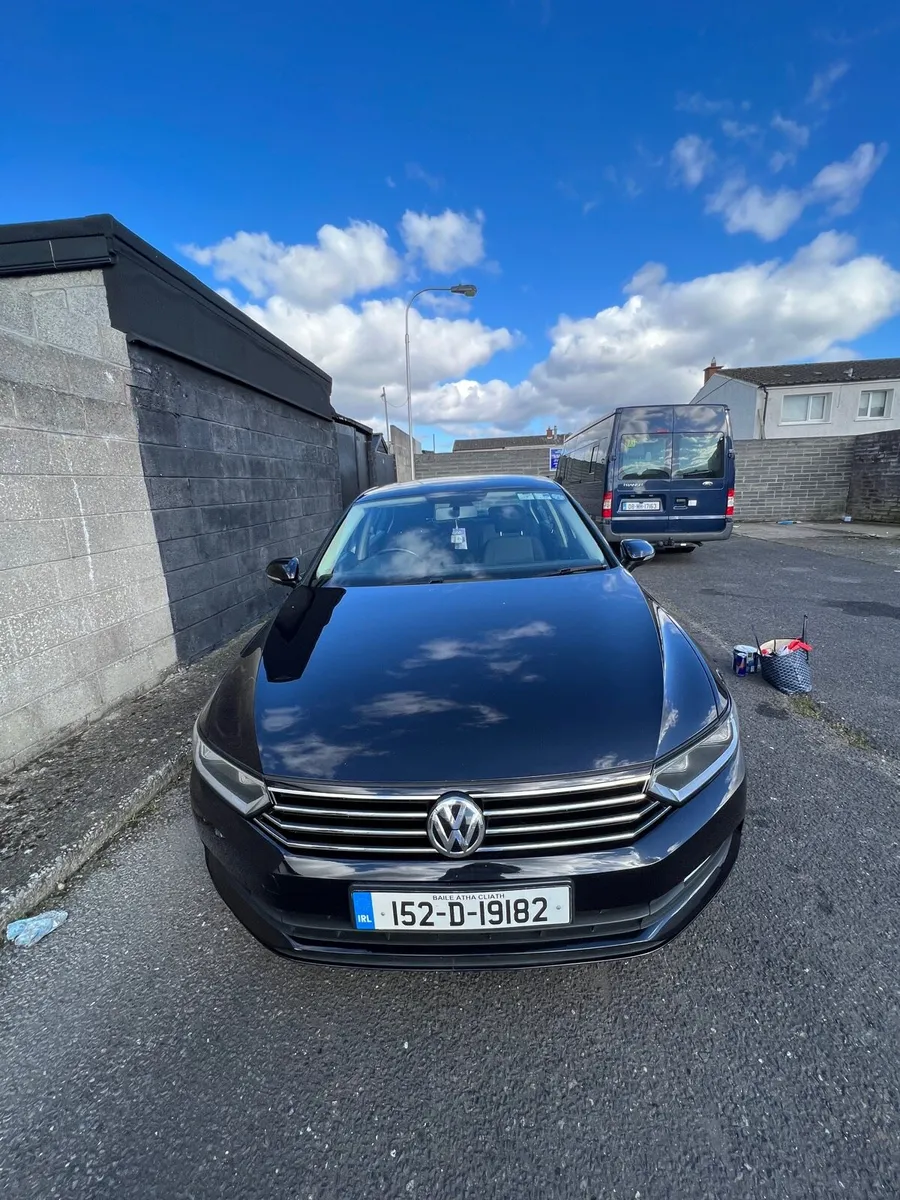 2015 Volkswagen Passat - Image 1