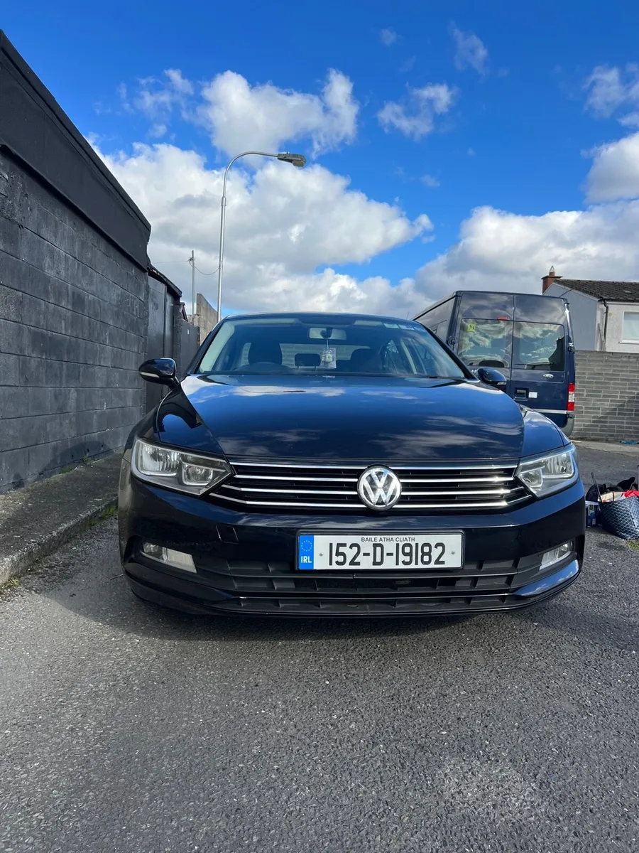 2015 Volkswagen Passat - Image 3