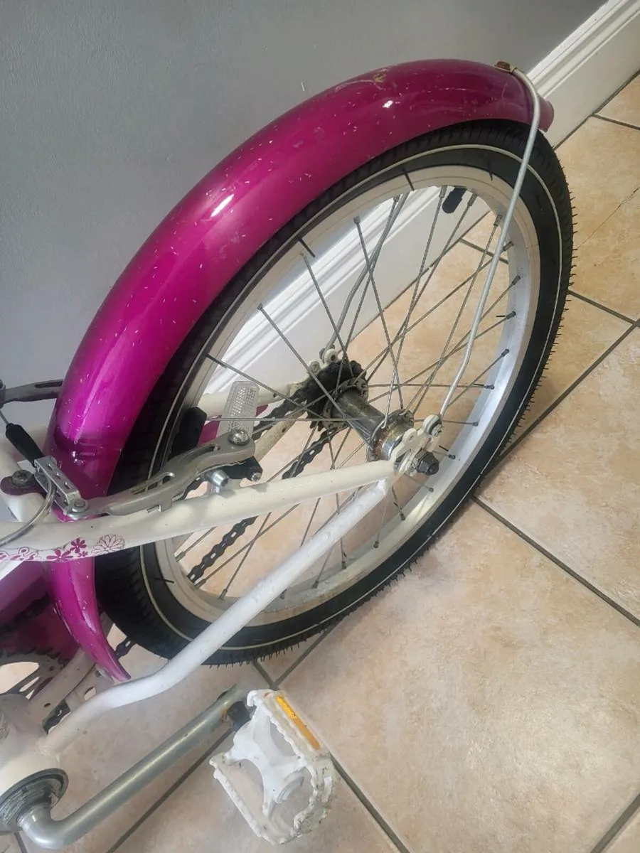Girls bike - Image 4