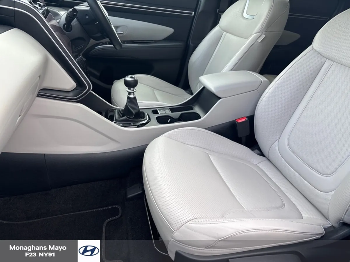 Hyundai Tucson EXECUTIVE PLUS 1.6 DIESEL 5DR - Image 4