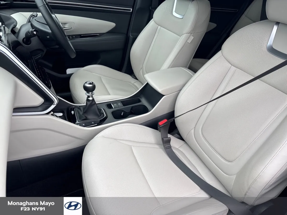 Hyundai Tucson EXECUTIVE PLUS DIESEL 5 5DR - Image 4