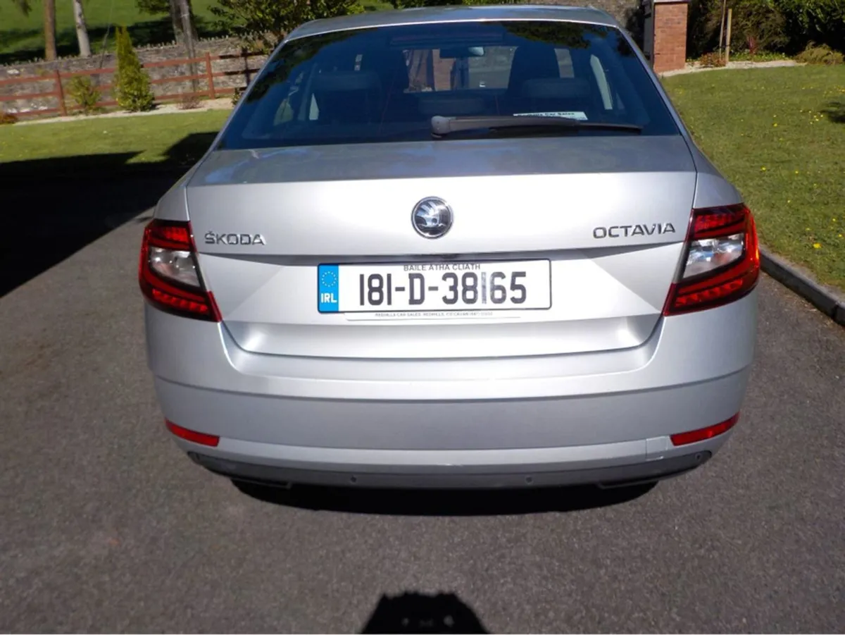 Skoda Octavia Ambition 1.6 TDI 115 BHP DSG 4DR Au - Image 3