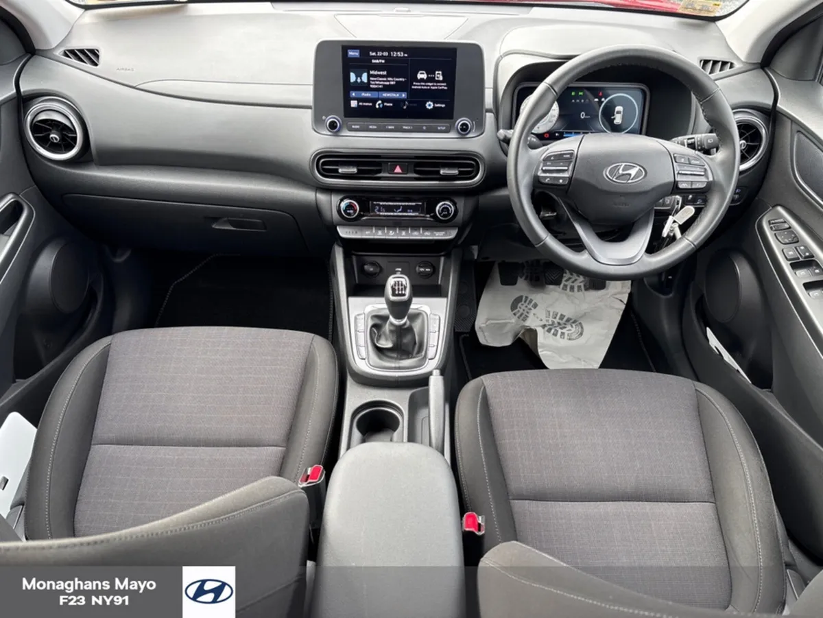 Hyundai KONA KAUAI EXECUTIVE 5DR - Image 2