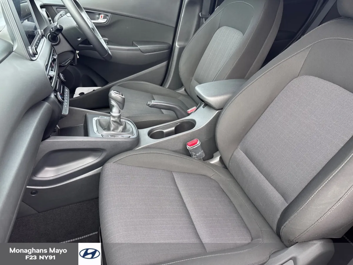 Hyundai KONA KAUAI EXECUTIVE 5DR - Image 4