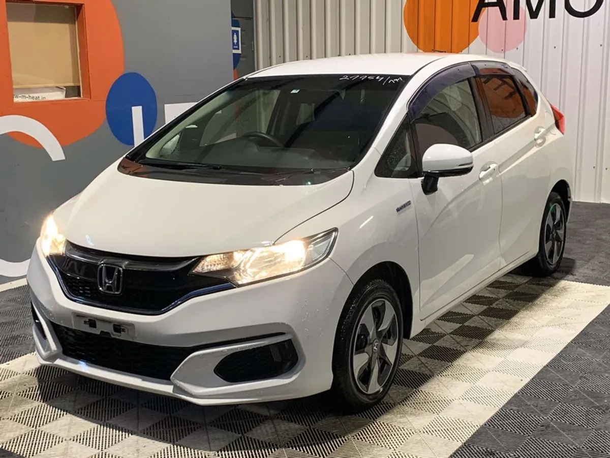 Honda Fit Honda Fit 1.5 Hybrid / Reverse Camera / - Image 3