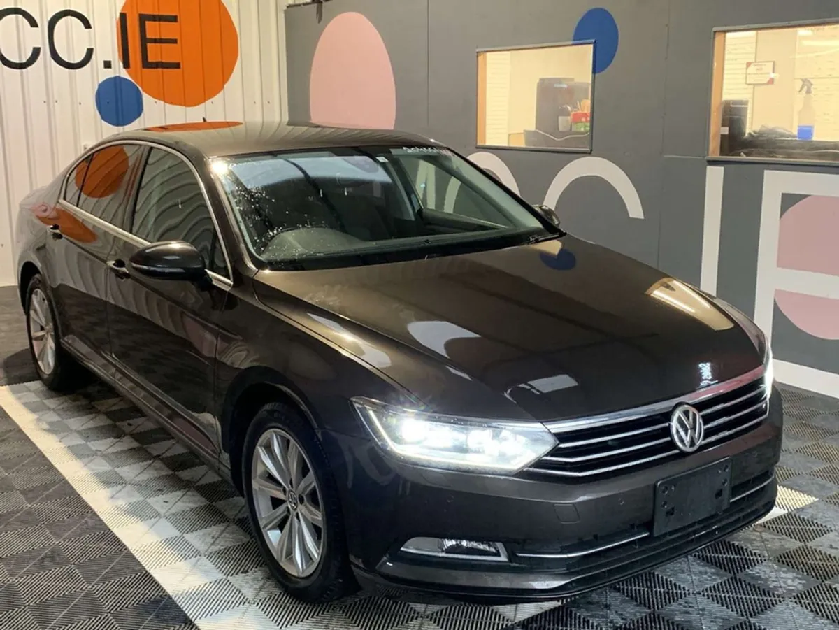 Volkswagen Passat VW Passat 1.4 TSI Comfort Line - Image 1